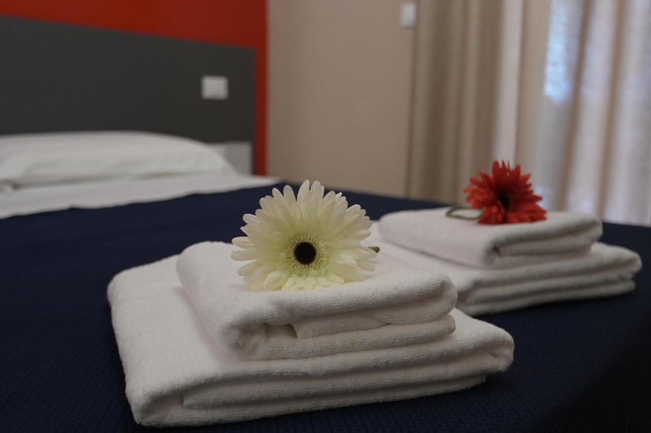 Clc Home B&B โกเซนซา ภายนอก รูปภาพ